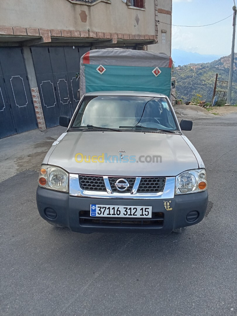 Nissan Pickup 2012 Hardbody