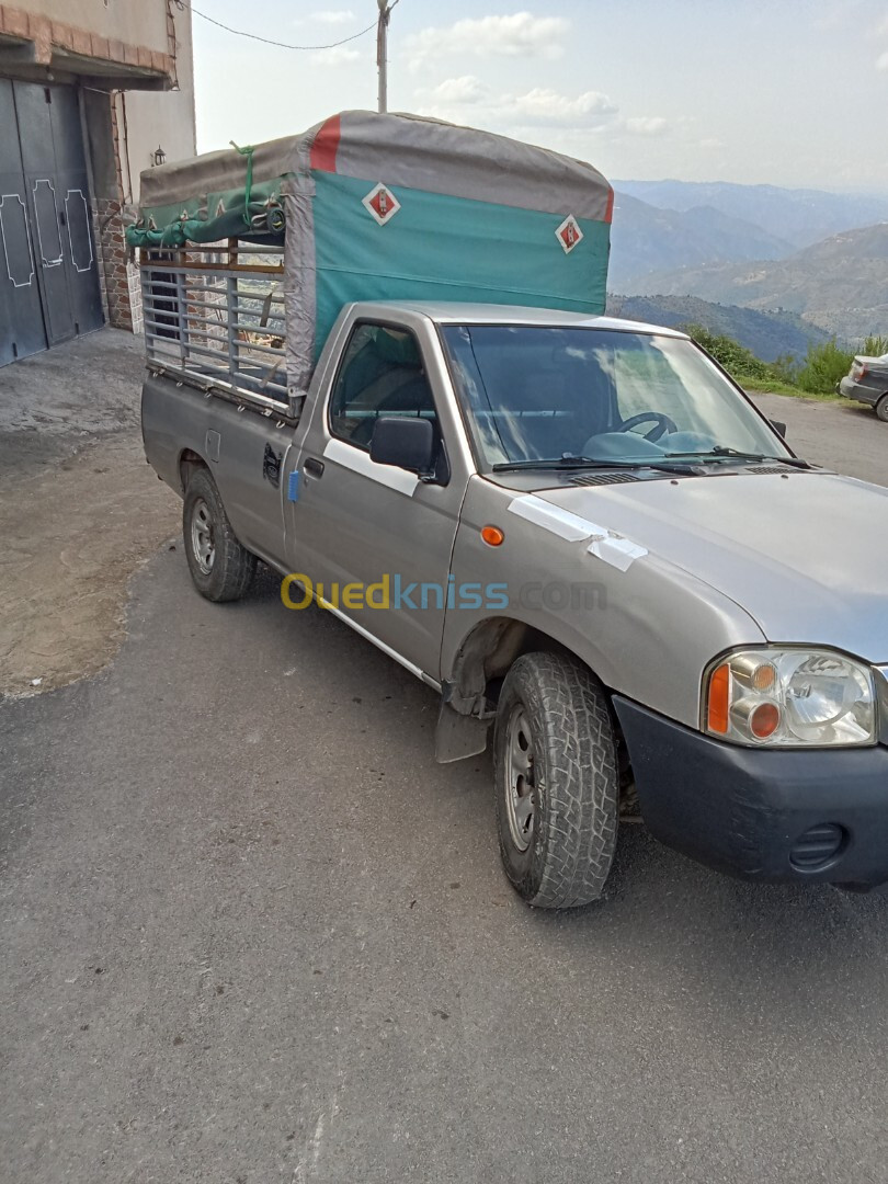 Nissan Pickup 2012 Hardbody