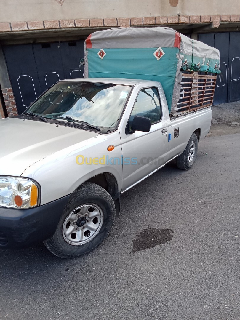 Nissan Pickup 2012 Hardbody