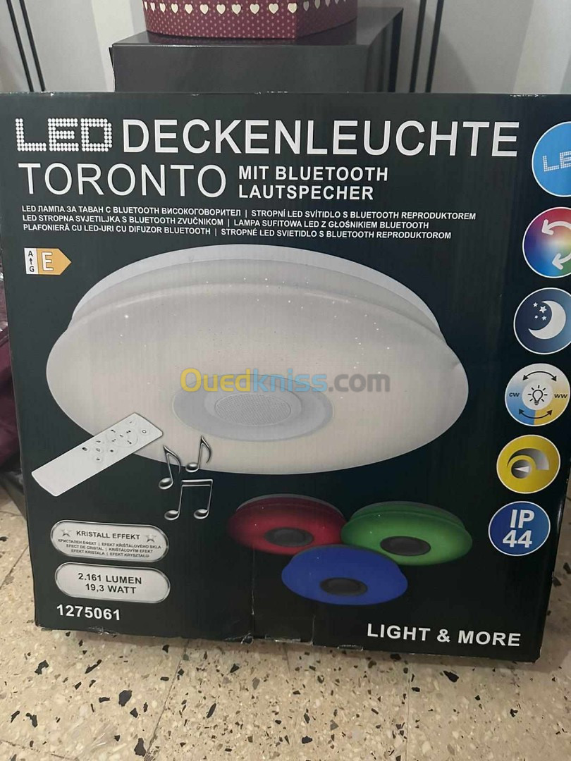 Plafonnier LED avec haut-parleur