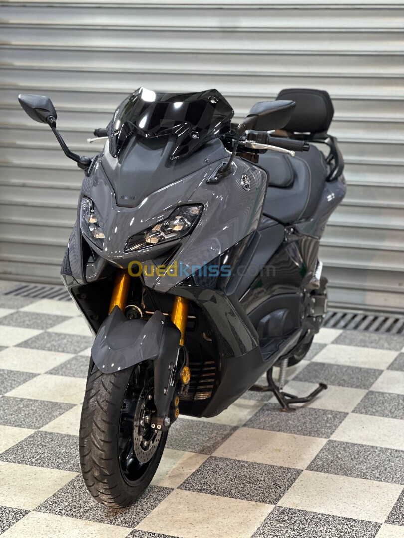 Yamaha Tmax 2023