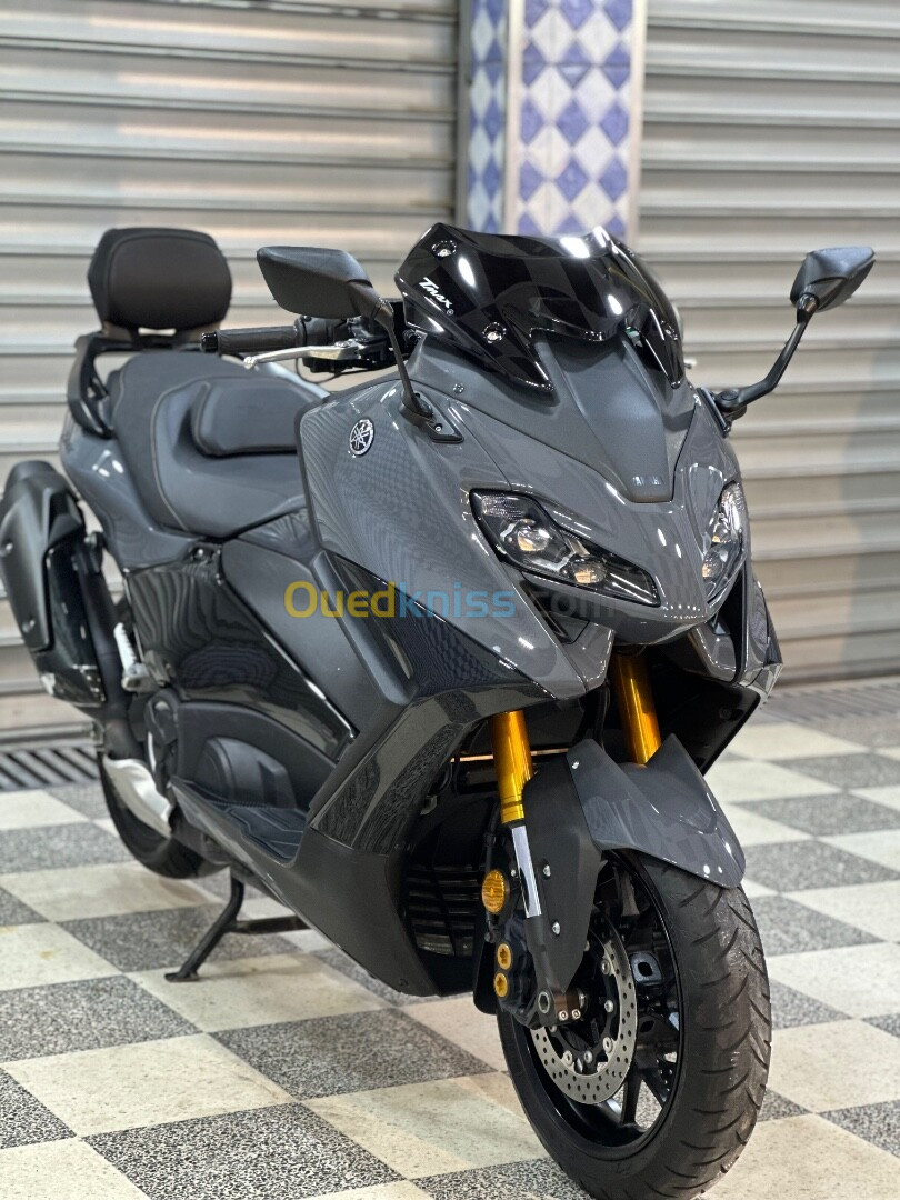 Yamaha Tmax 2023