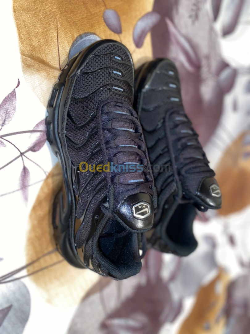 Nike tn black 