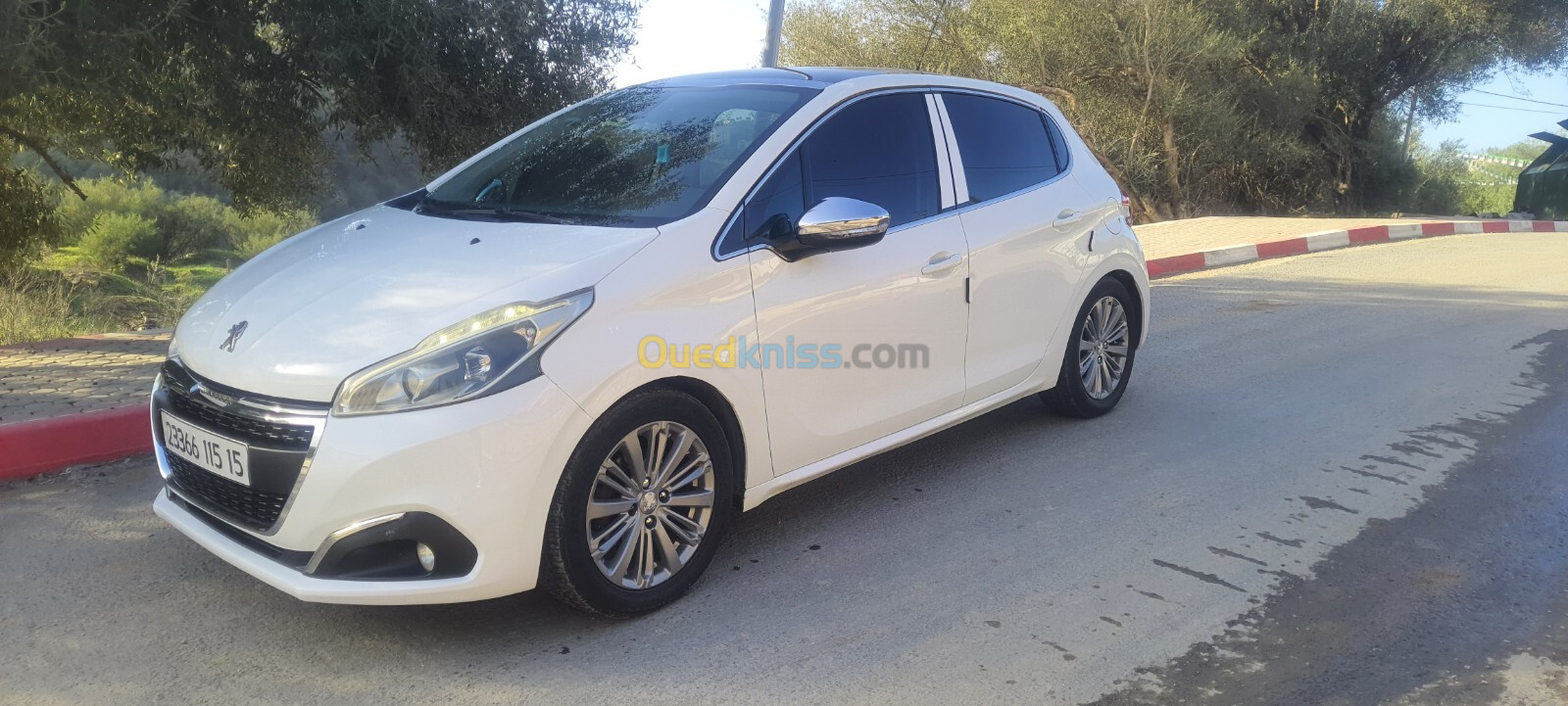 Peugeot 208 2015 Allure Facelift