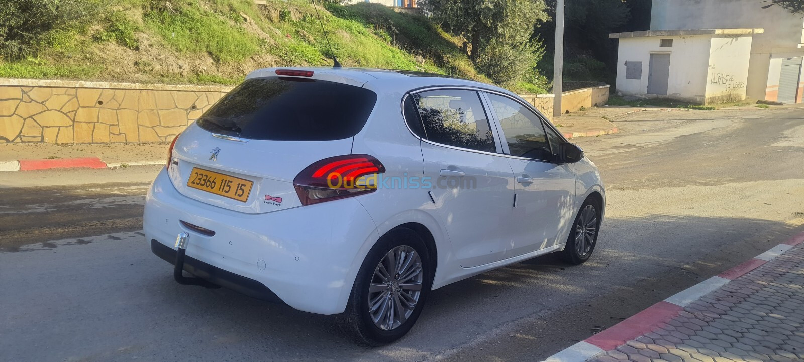 Peugeot 208 2015 Allure Facelift