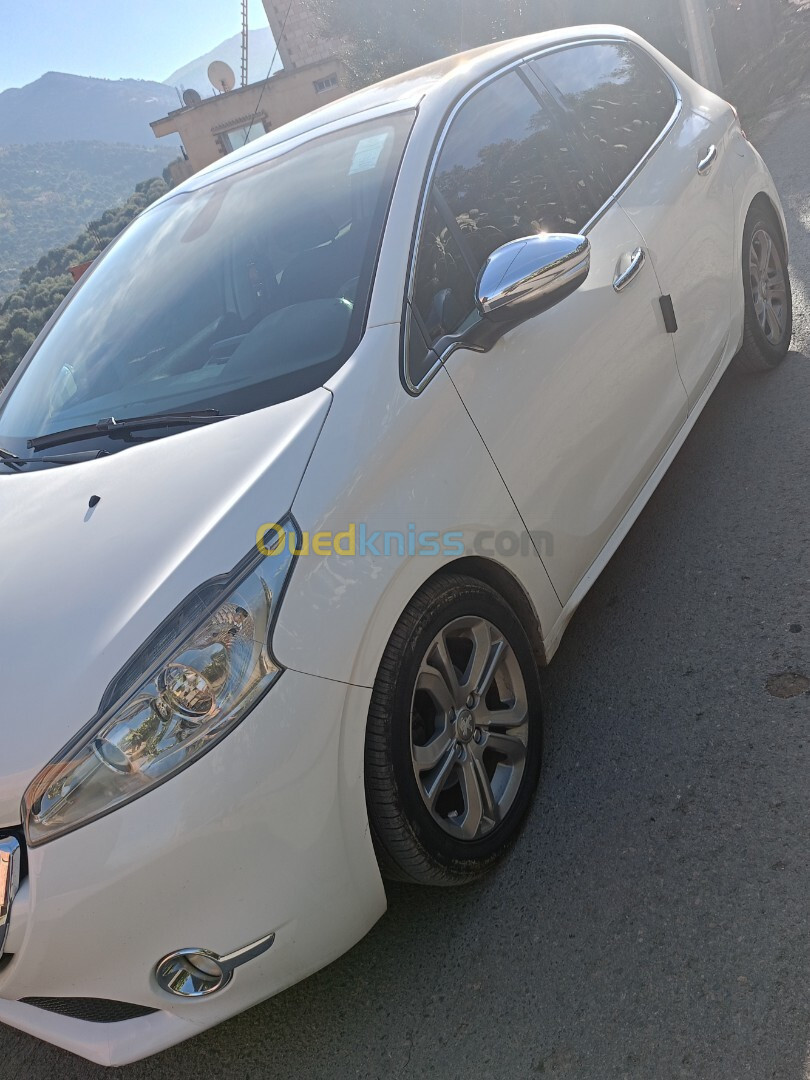 Peugeot 208 2015 Allure