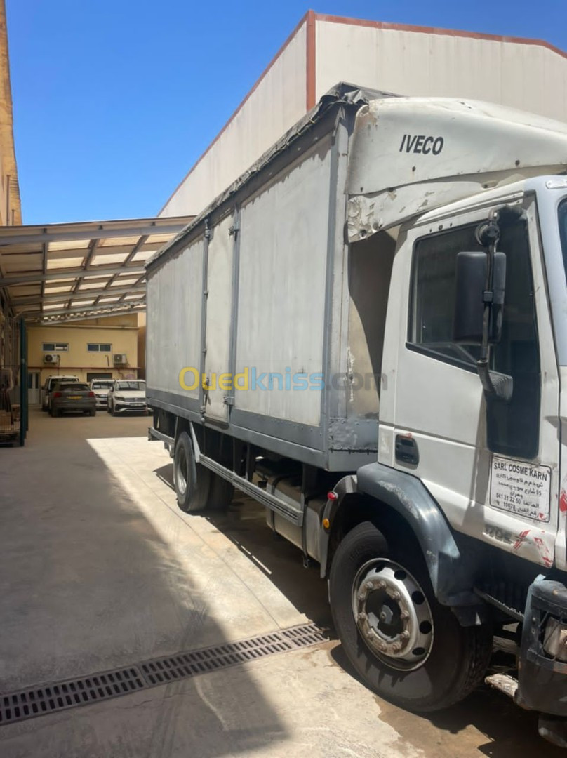 iveco camion contenaire 2009