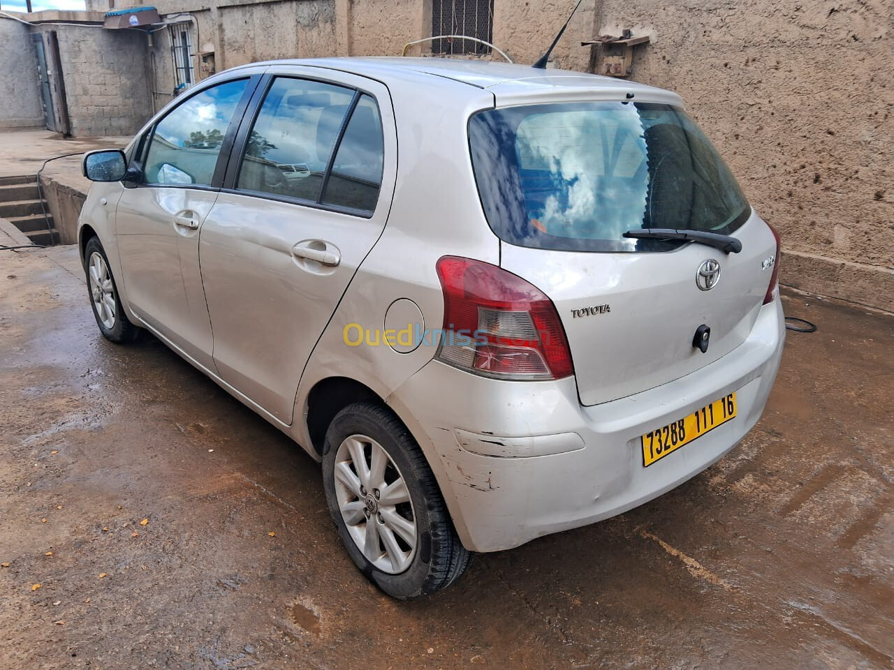 Toyota Yaris 2011 