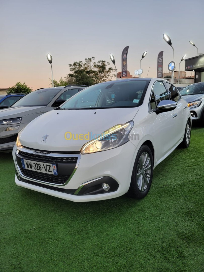 Peugeot 208 2018 Allure