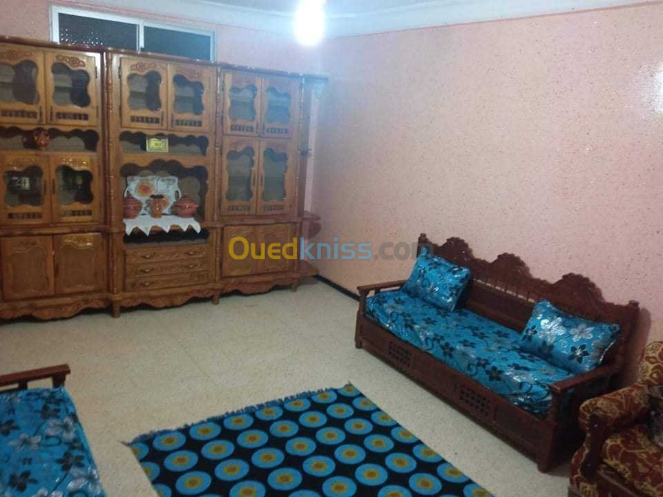 Location vacances Appartement F3 Skikda Collo