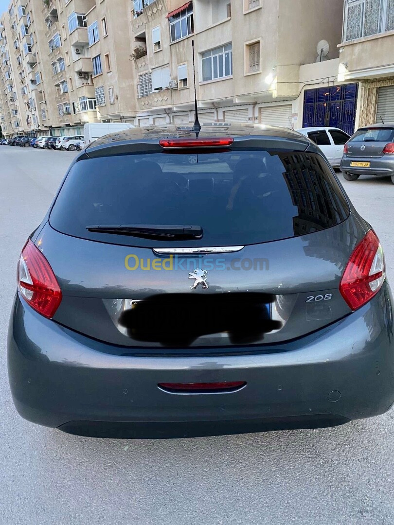 Peugeot 208 2015 Allure