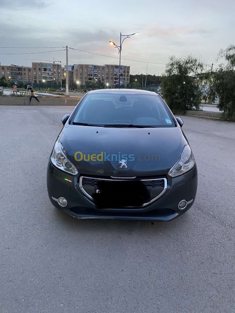 Peugeot 208 2015 Allure