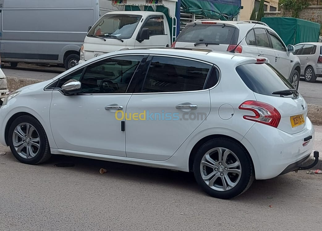 Peugeot 208 2015 Allure