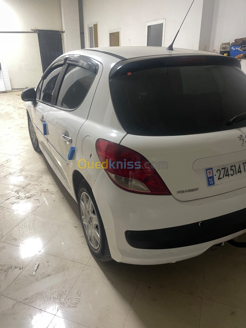 Peugeot 207 2013 