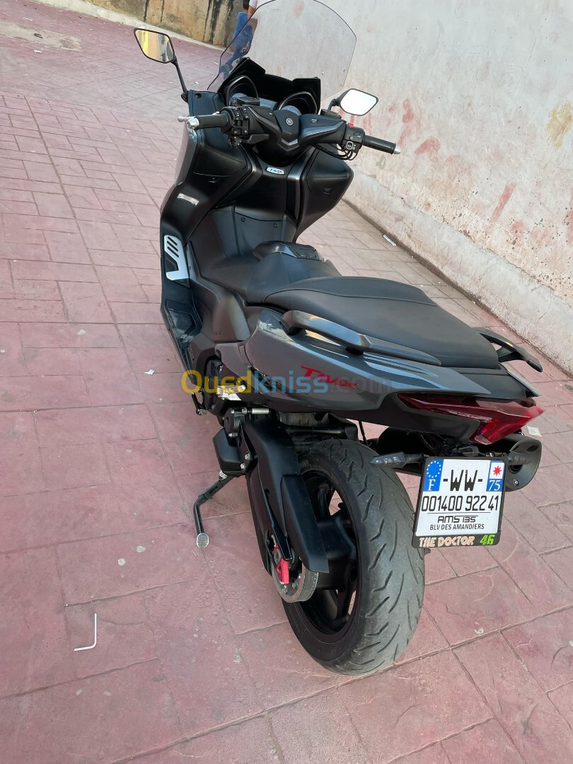 Yamaha Tmax 2022