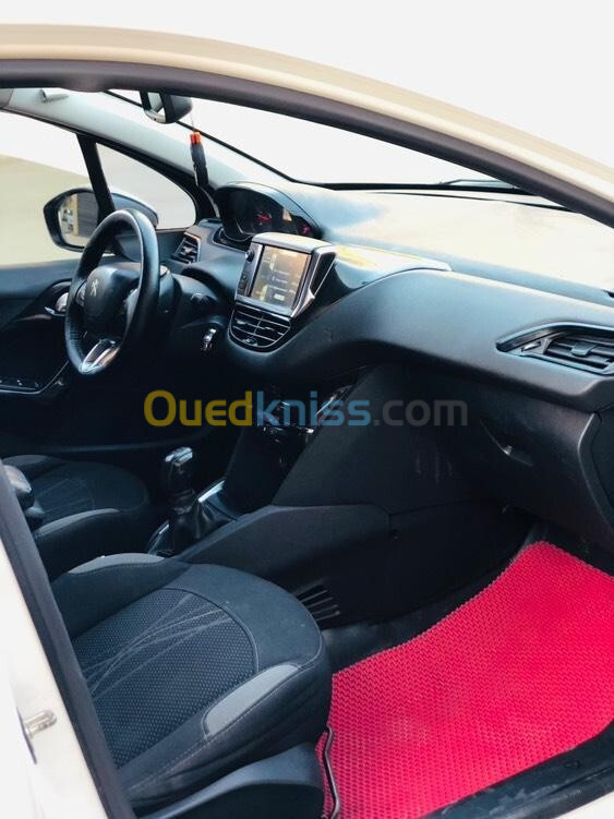 Peugeot 208 2014 Allure