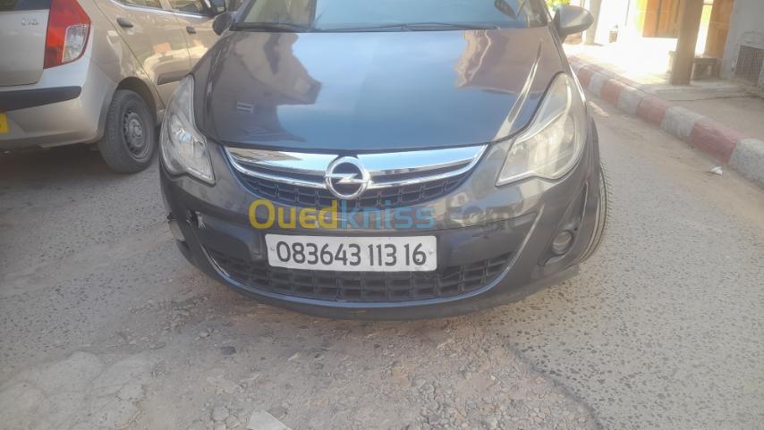 Opel Astra 4 portes 2013 Astra 4 portes