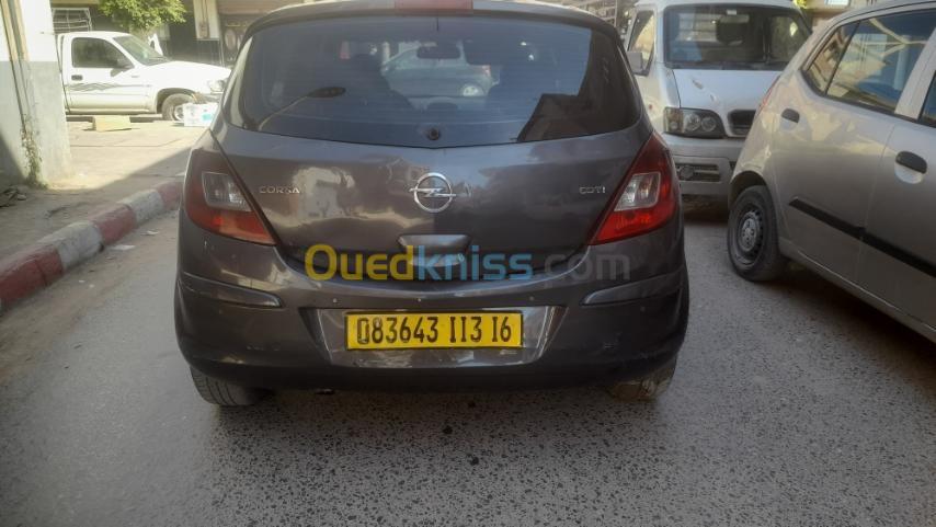 Opel Astra 4 portes 2013 Astra 4 portes