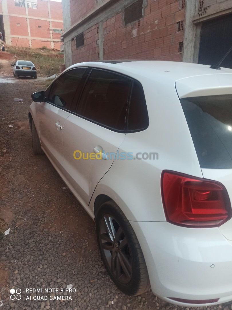 Volkswagen Polo 2016 lacarat plus