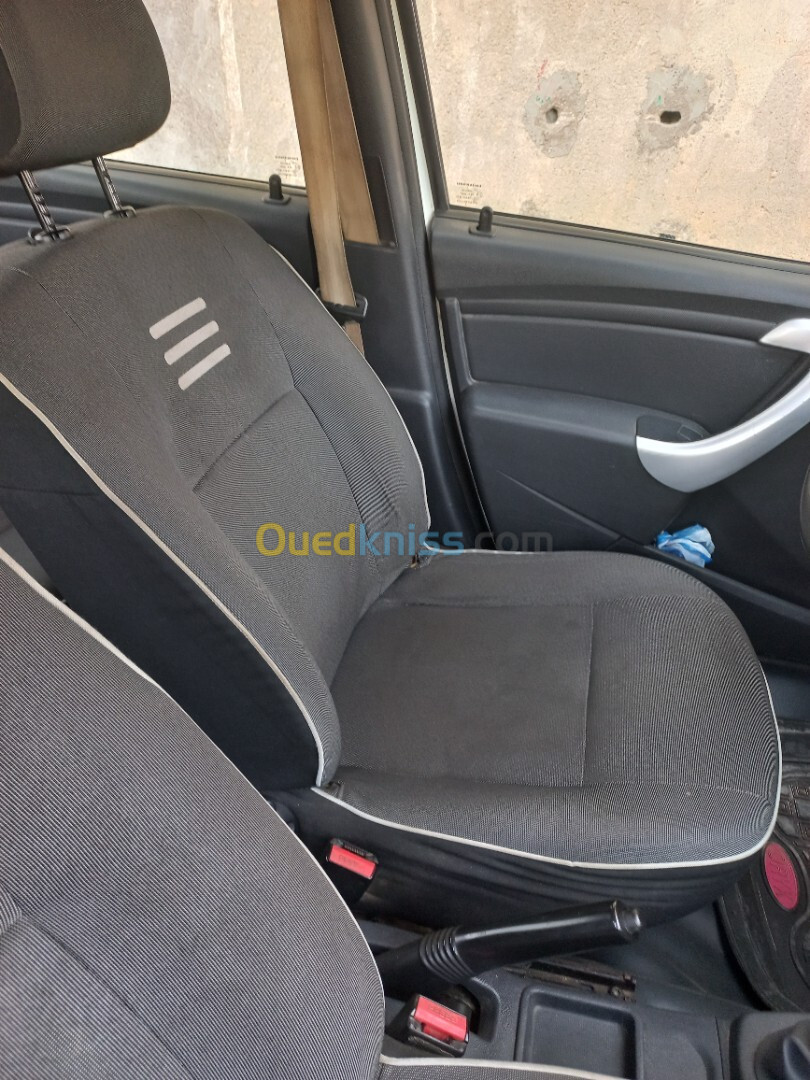 Dacia Logan 2012 جديد