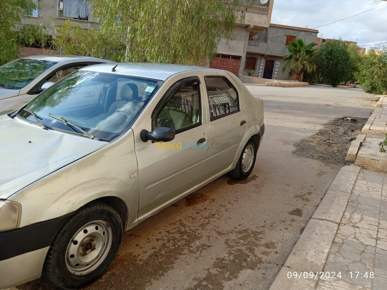 Dacia Logan 2005 لباز