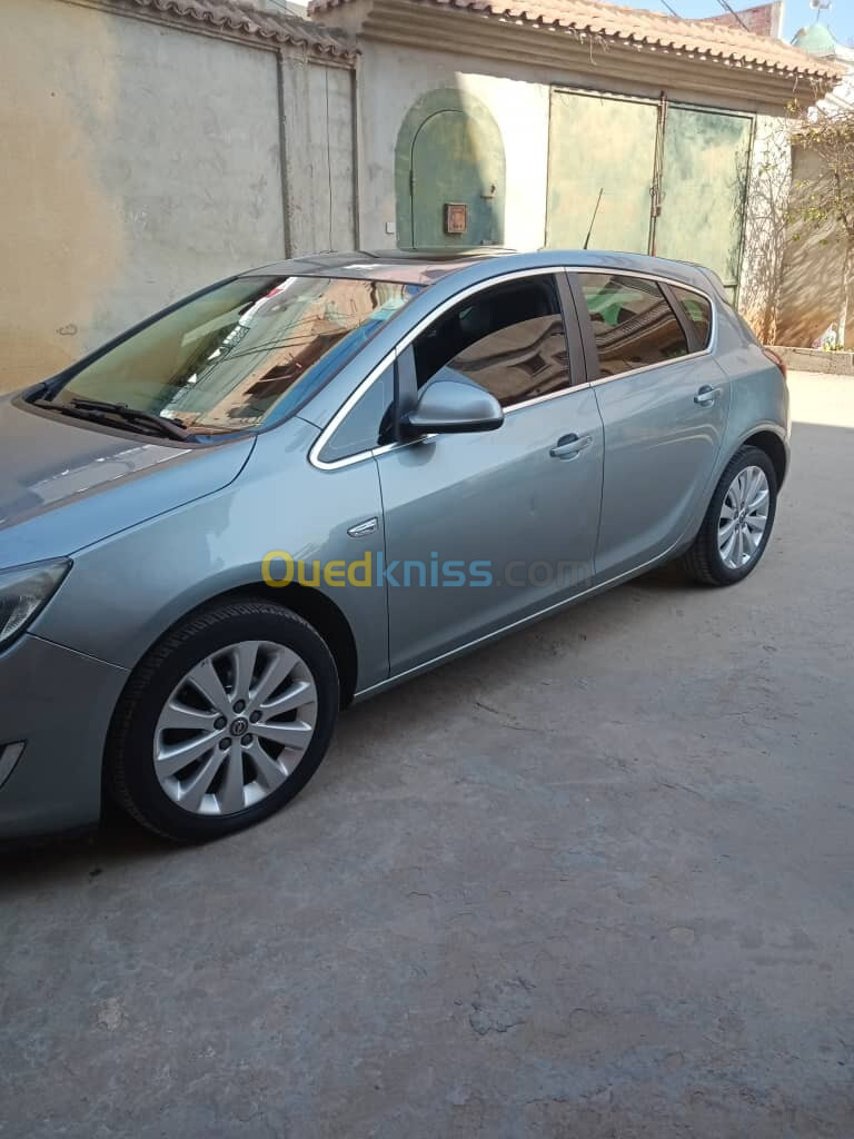 Opel Astra 2017 COSMO