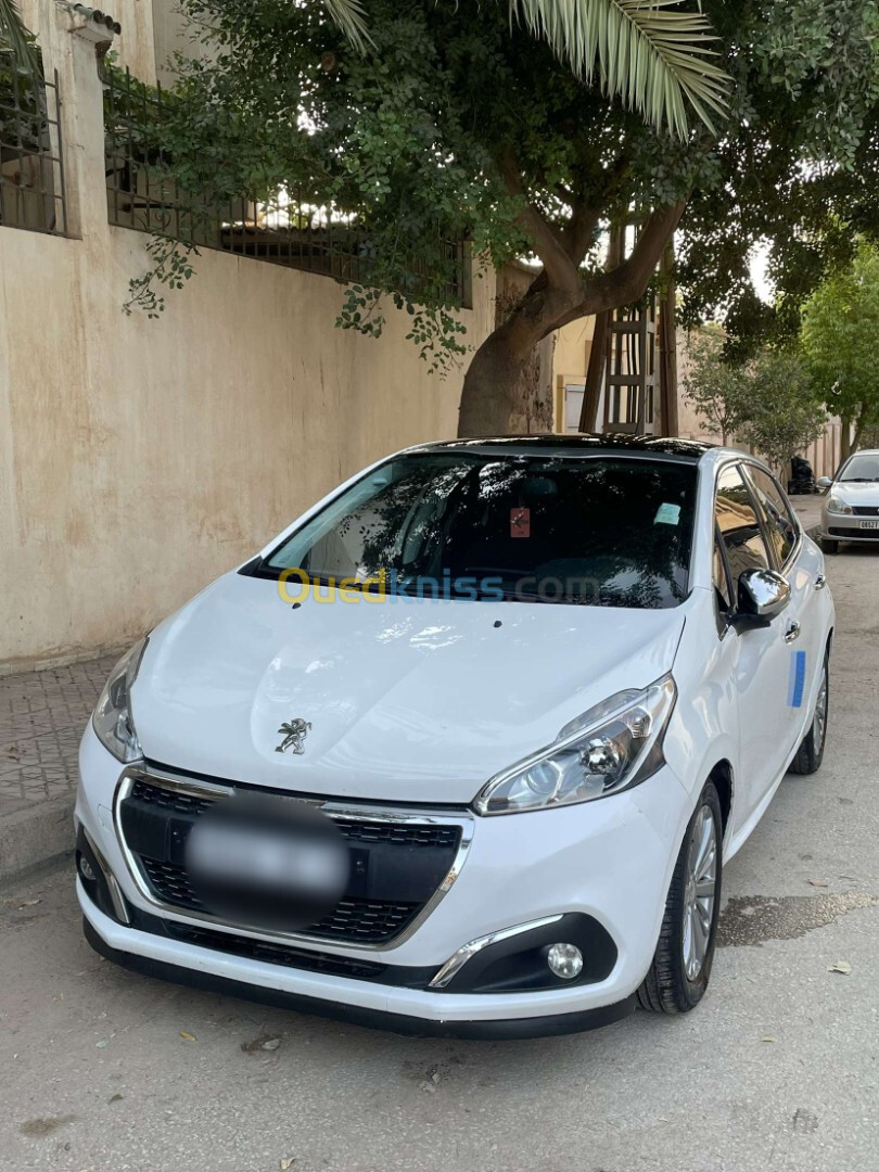 Peugeot 208 2015 Allure Facelift