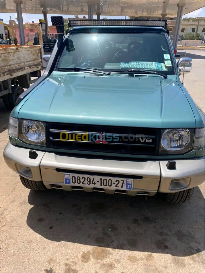 Mitsubishi Pajero Court 2000 Pajero Court