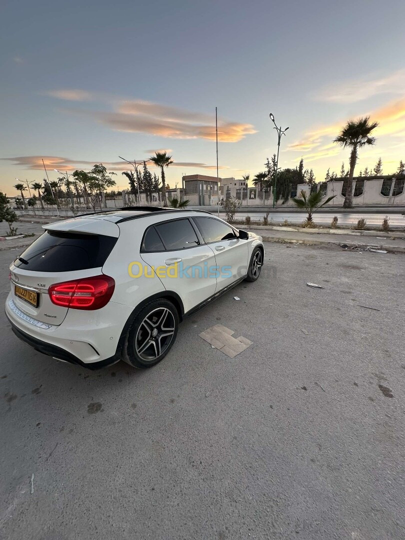 Mercedes GLA 2015 