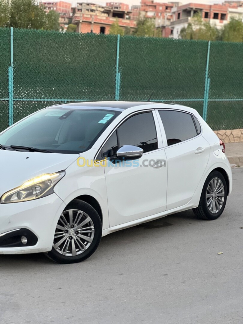 Peugeot 208 2015 Allure Facelift