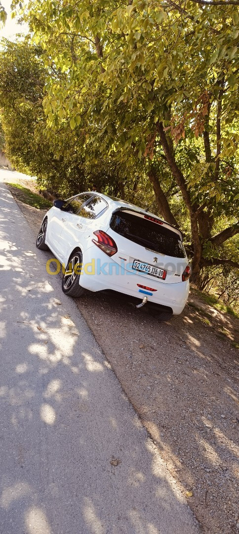 Peugeot 208 2016 Allure Facelift