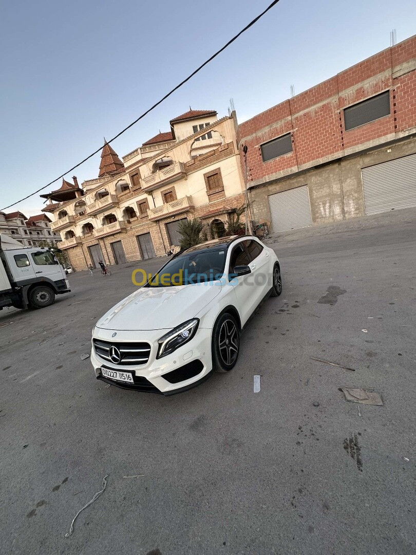 Mercedes GLA 2015 