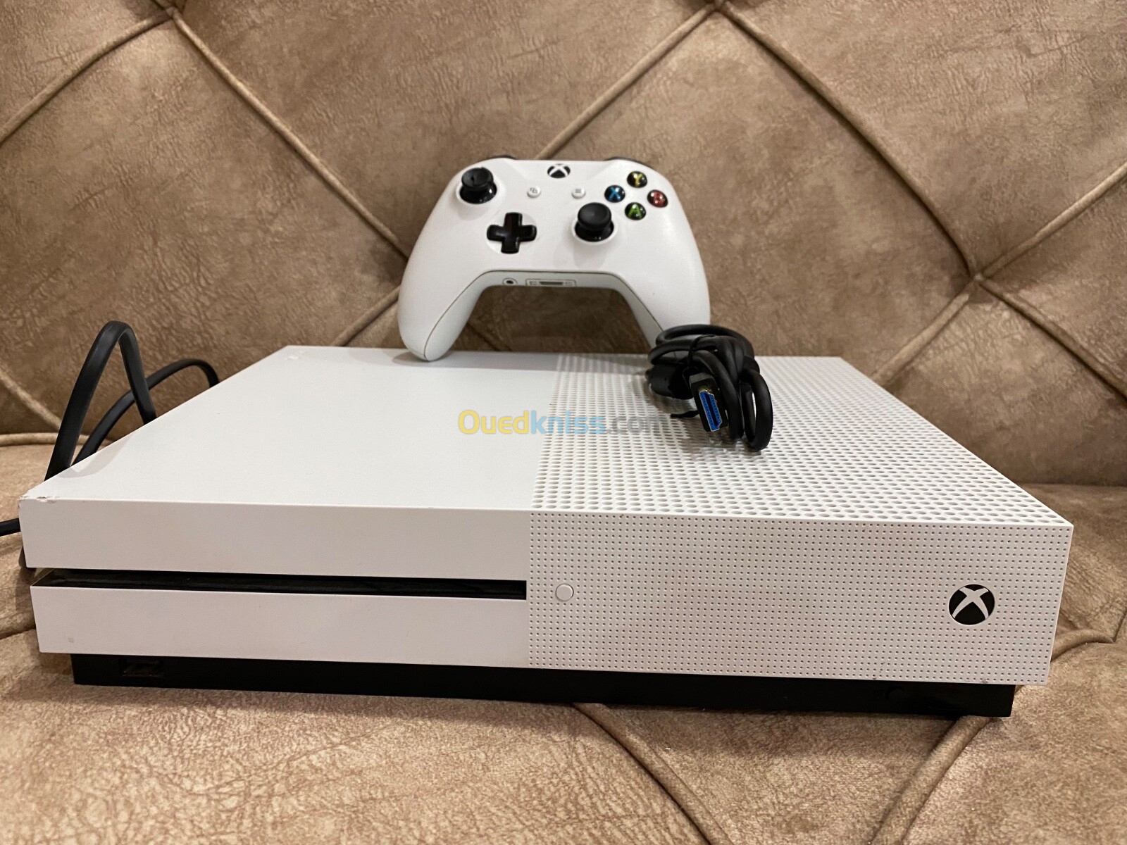 Xbox one s 1tera plein de jeux + game pass 2mois