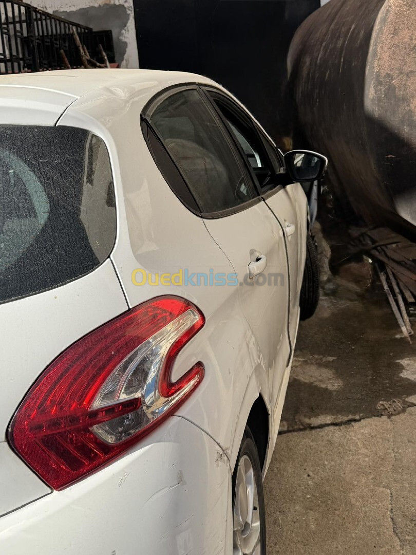 Peugeot 208 2015 Active Facelift