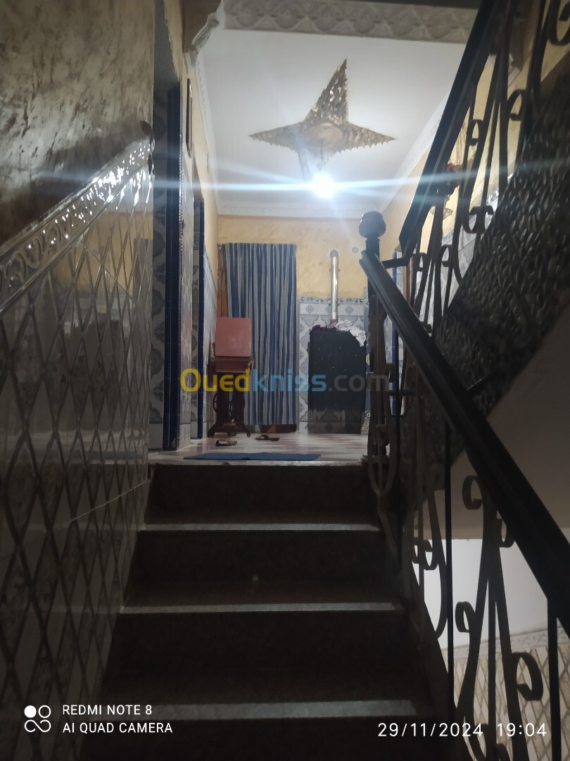 Vente Villa Chlef Bouzeghaia