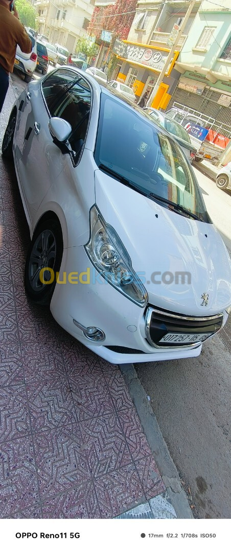 Peugeot 208 2015 Allure