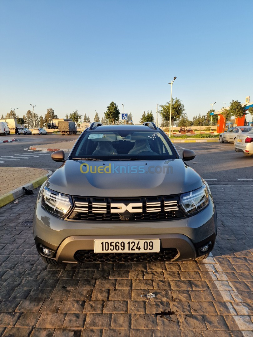 Dacia Duster 2024 Extremely gold