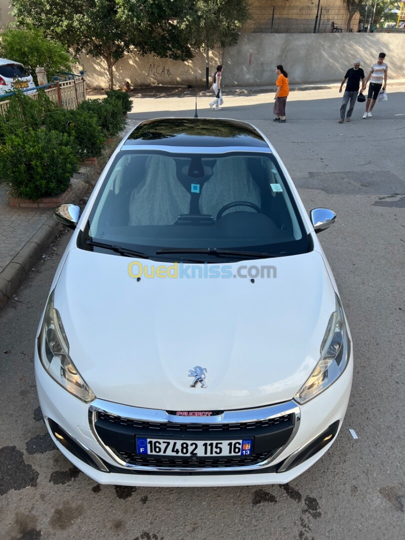 Peugeot 208 2015 Allur facelift