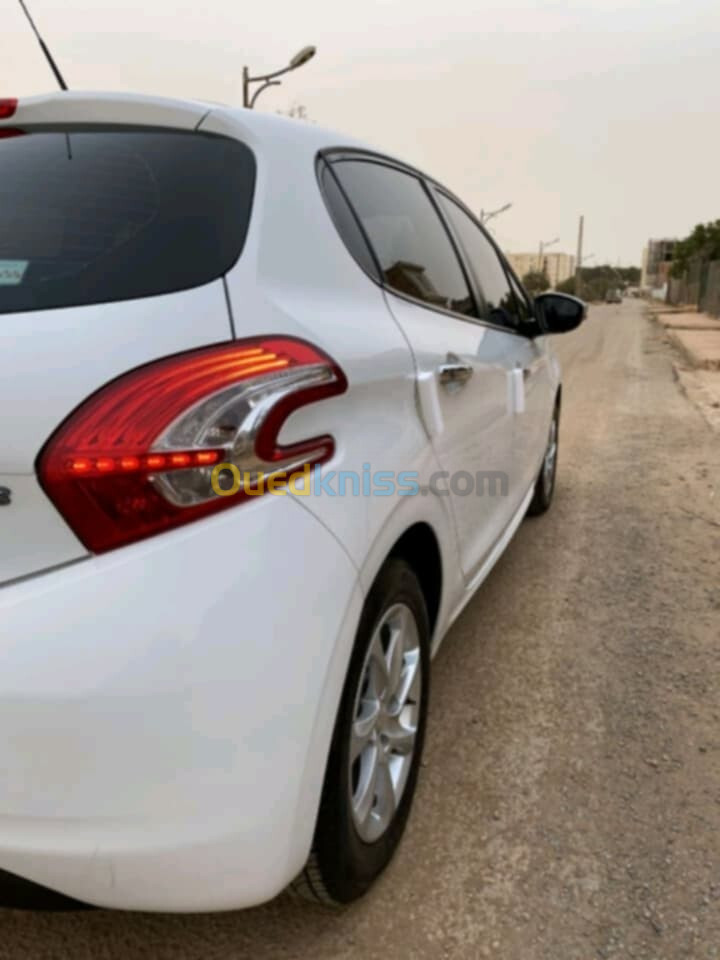 Peugeot 208 2015 Allure