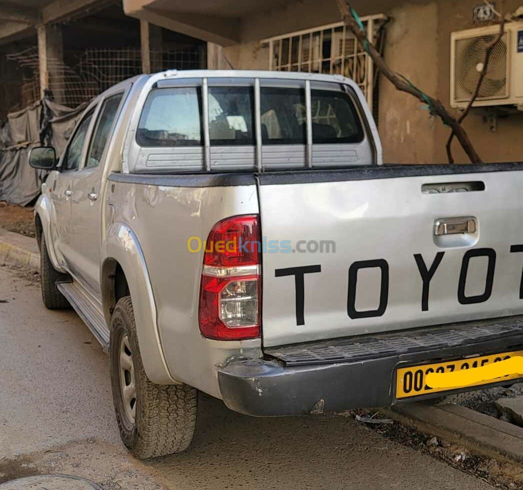 Toyota Hilux 2015 LEGEND DC 4x4