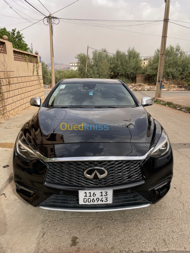 Infiniti Q30 2016 