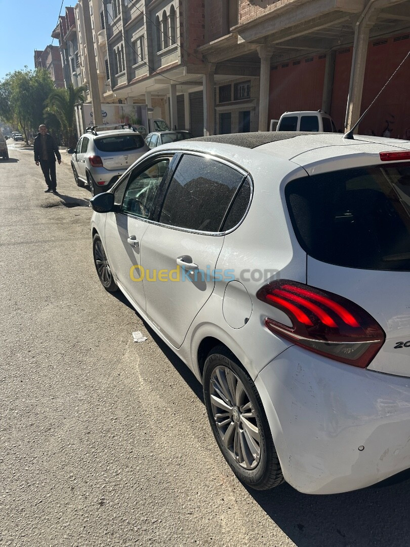 Peugeot 208 2019 Allure