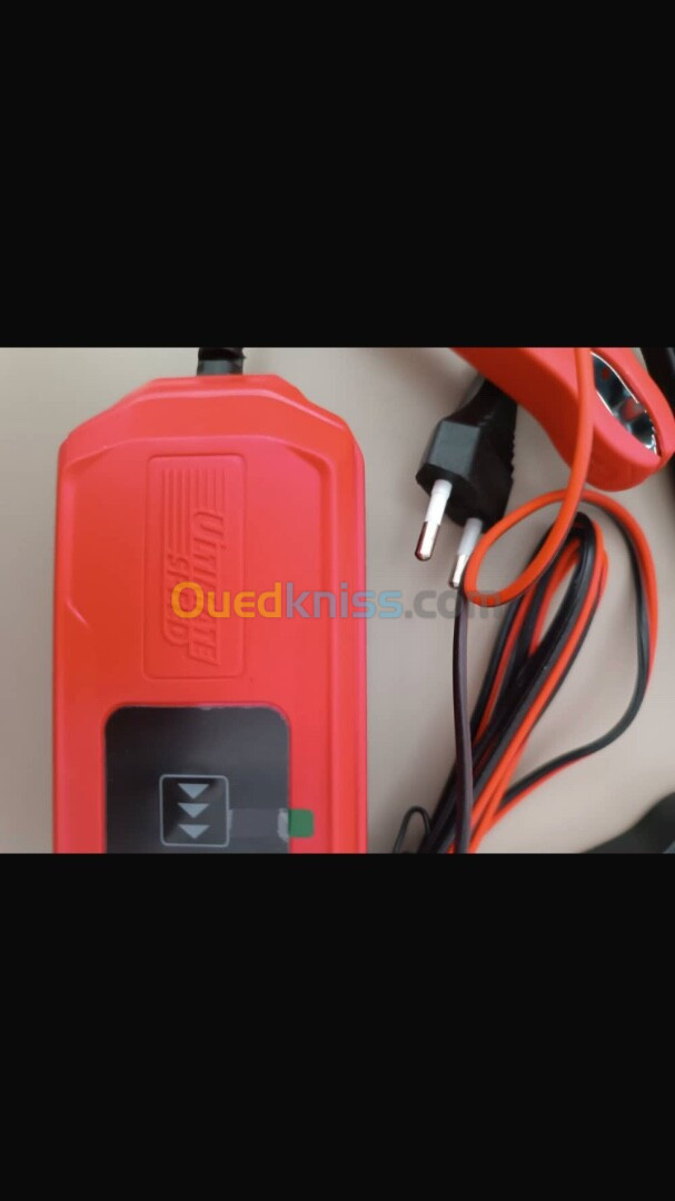 Chargeur de batterie  auto moto 