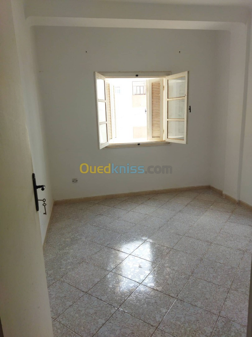 Location Appartement F3 Oran Bir el djir