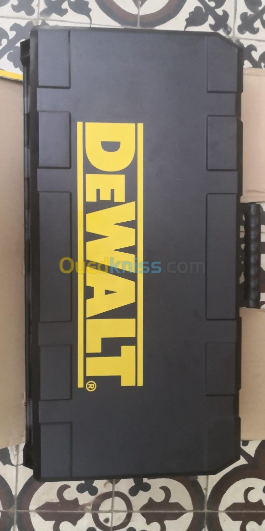 Marteau piqueur dewalt 1550W 11kg 