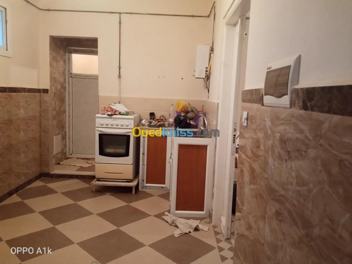 Location vacances Appartement F3 Skikda Collo