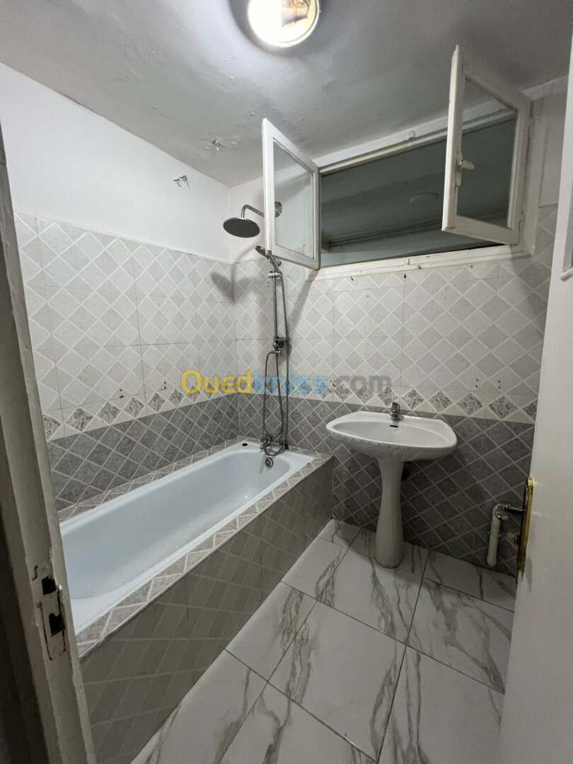 Location Appartement F4 Alger Said hamdine