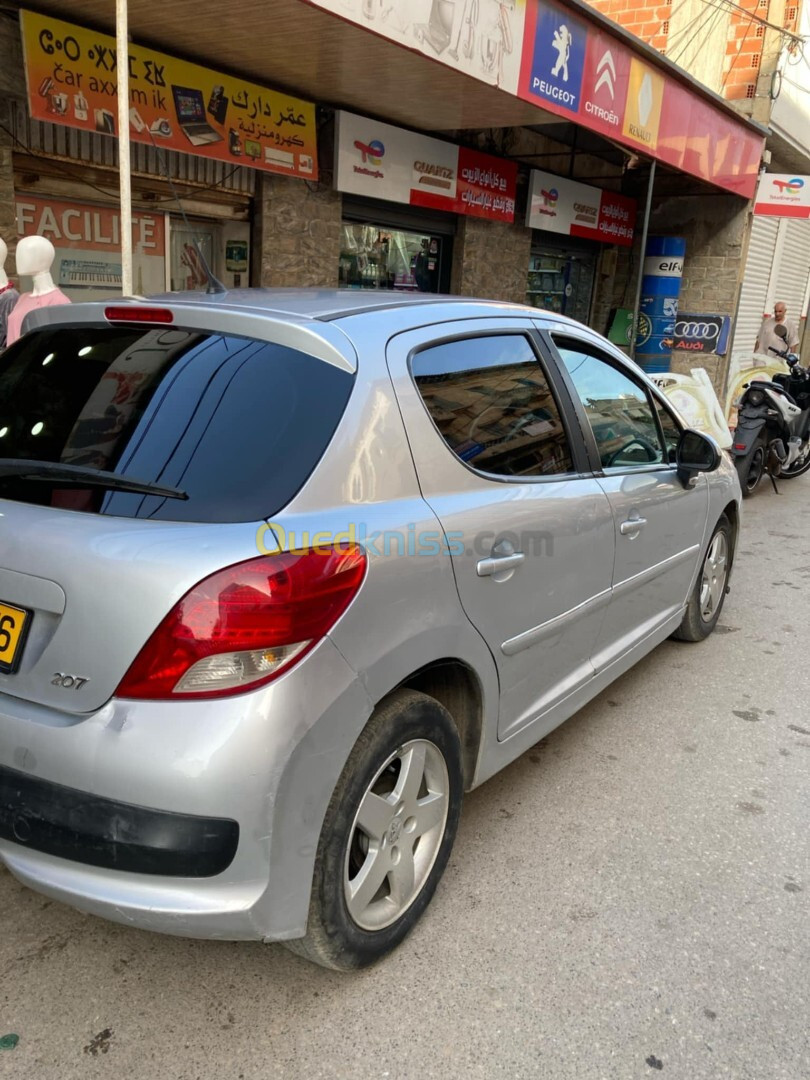 Peugeot 207 2011 