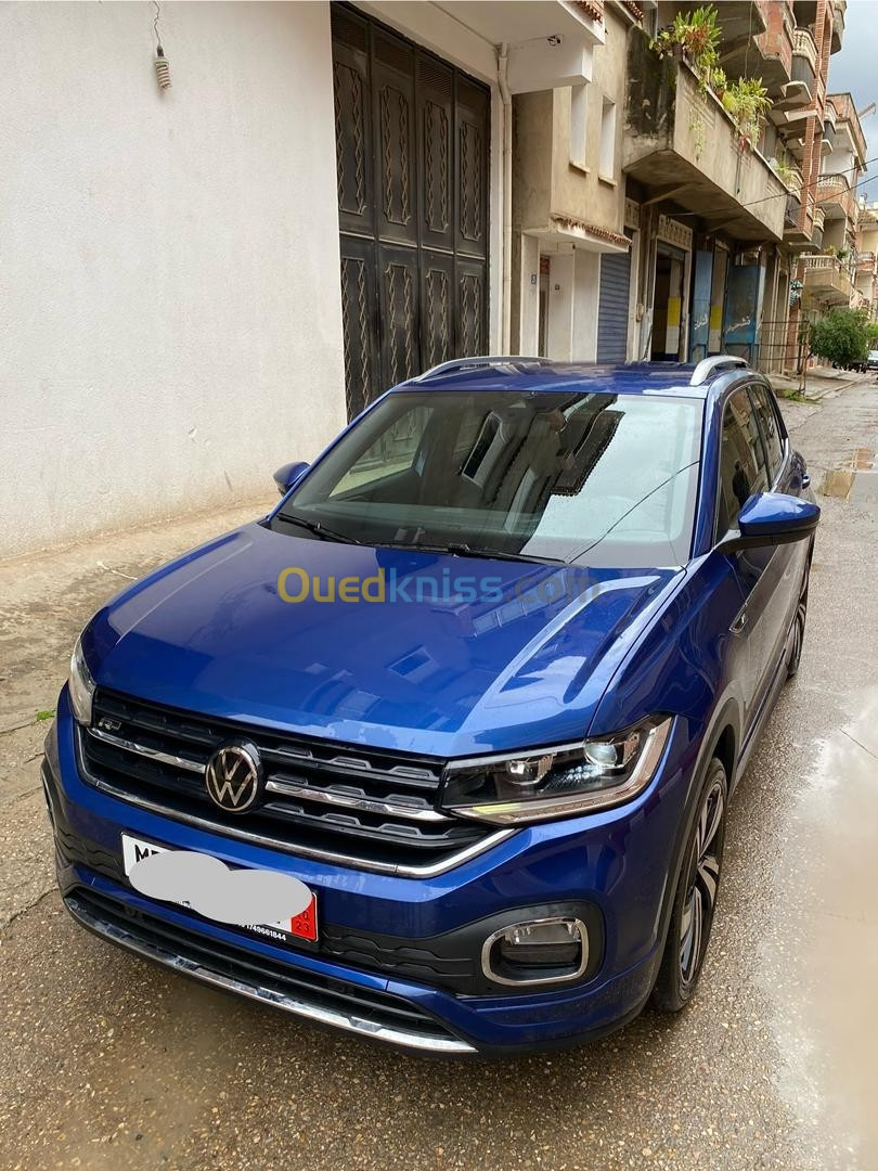 Volkswagen T-CROSS 2021 🔴Volkswagen 🇩🇪 T-CROSS R line 🏁116chv Turbo siège Alcantara semi-Sport 🧾 LED Automatique/ Navi + Xénon + AHK -