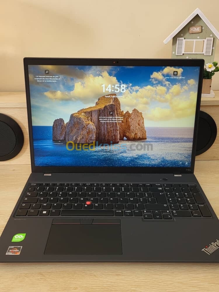 LENOVO THINKPAD P16s G2 | RYZEN 7 PRO 7840U w | 32GB RAM | 512GB SSD | RADEON 780M GRAPHICS 4GB